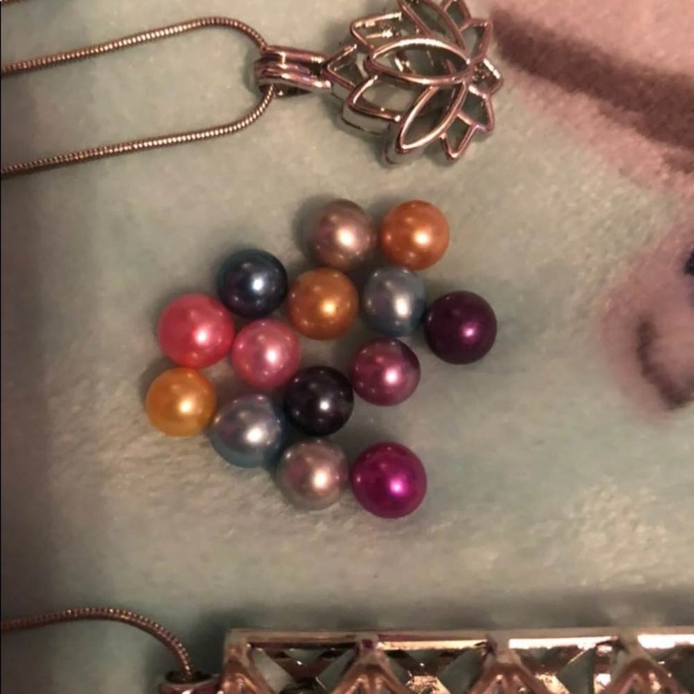 Pearls & charms